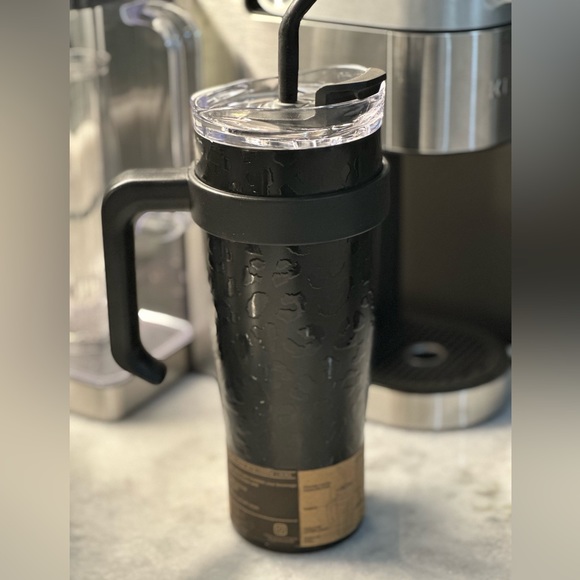 New Limited Edition Hydra Flow unique design Tumbler with Handle - 40oz - Picture 2 of 16